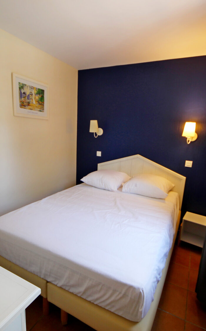 Appartement chambre lit deux places